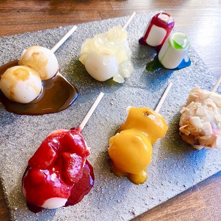 極上のスイーツ 埼玉県鴻巣駅近くにあるお店 New Normal Cafe の 60分団子食べ放題 999円