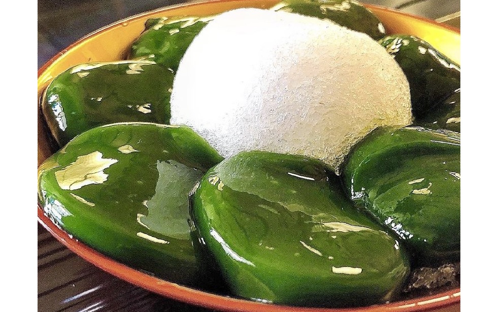 極上のスイーツ 京都市祇園四条駅近くにあるお店 ぎおん徳屋 の お抹茶の本くずもち