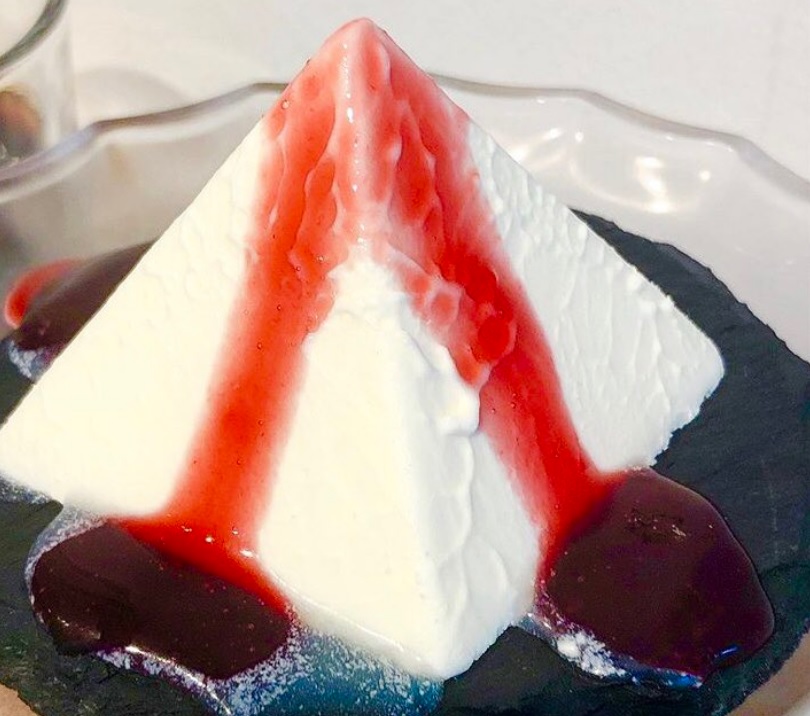 極上のスイーツ 富山県宇奈月温泉駅近くにあるお店 アルペンチーズケーキ の 幻のアルペンチーズケーキ