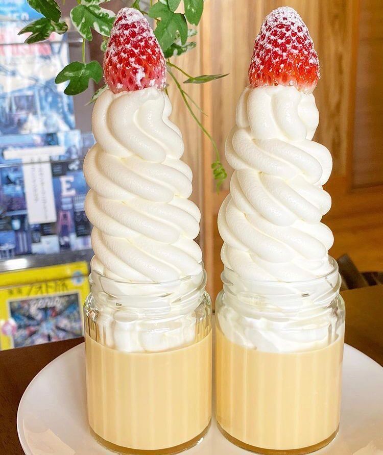 Miki S Instagram Photo Pudding Cheesecake 生クリームとさくらんぼ付きのプリン とラムレーズンチーズケーキ カトラリーは Jubileedesign Jp から頂いたステンレスのカトラリーのセットの中のス 食べ物のアイデア さくらんぼ レシピ