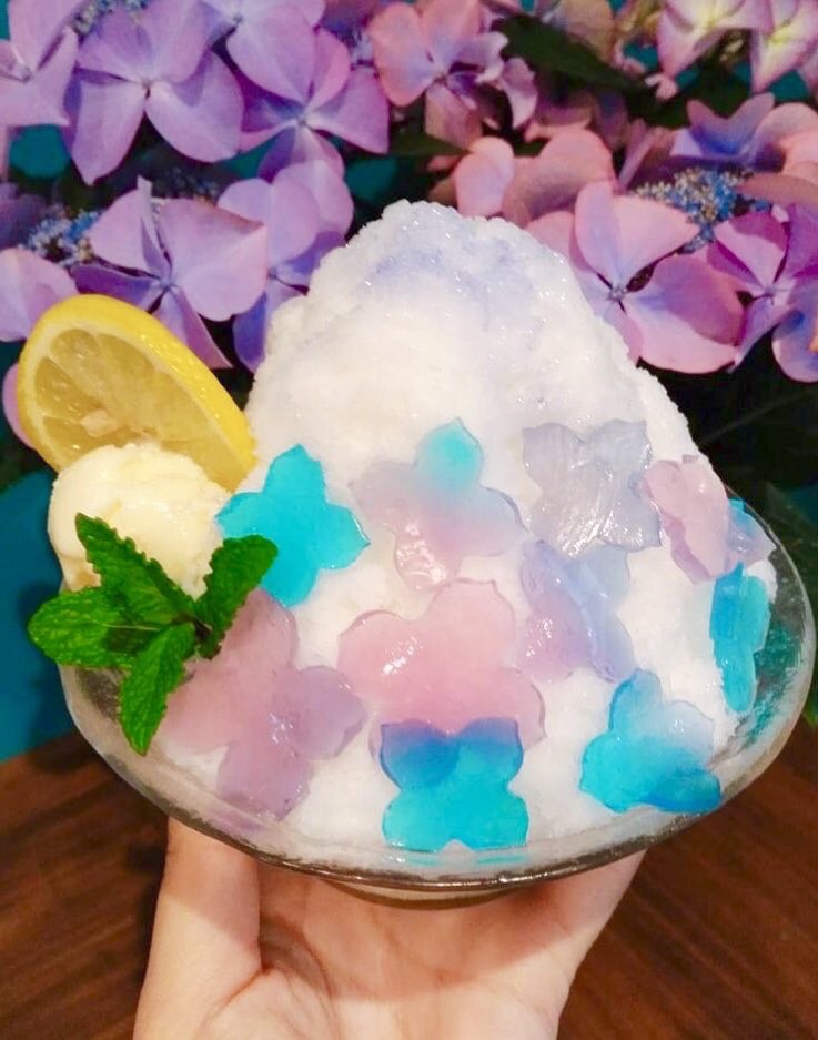 極上のスイーツ 福岡市天神南駅近くにある チャイナカフェ の 紫陽花の台湾カキ氷