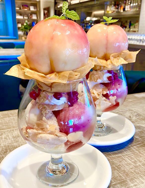 極上のスイーツ 愛知県名古屋駅近くにある Johnnie S Brasserie の Peach Parfait