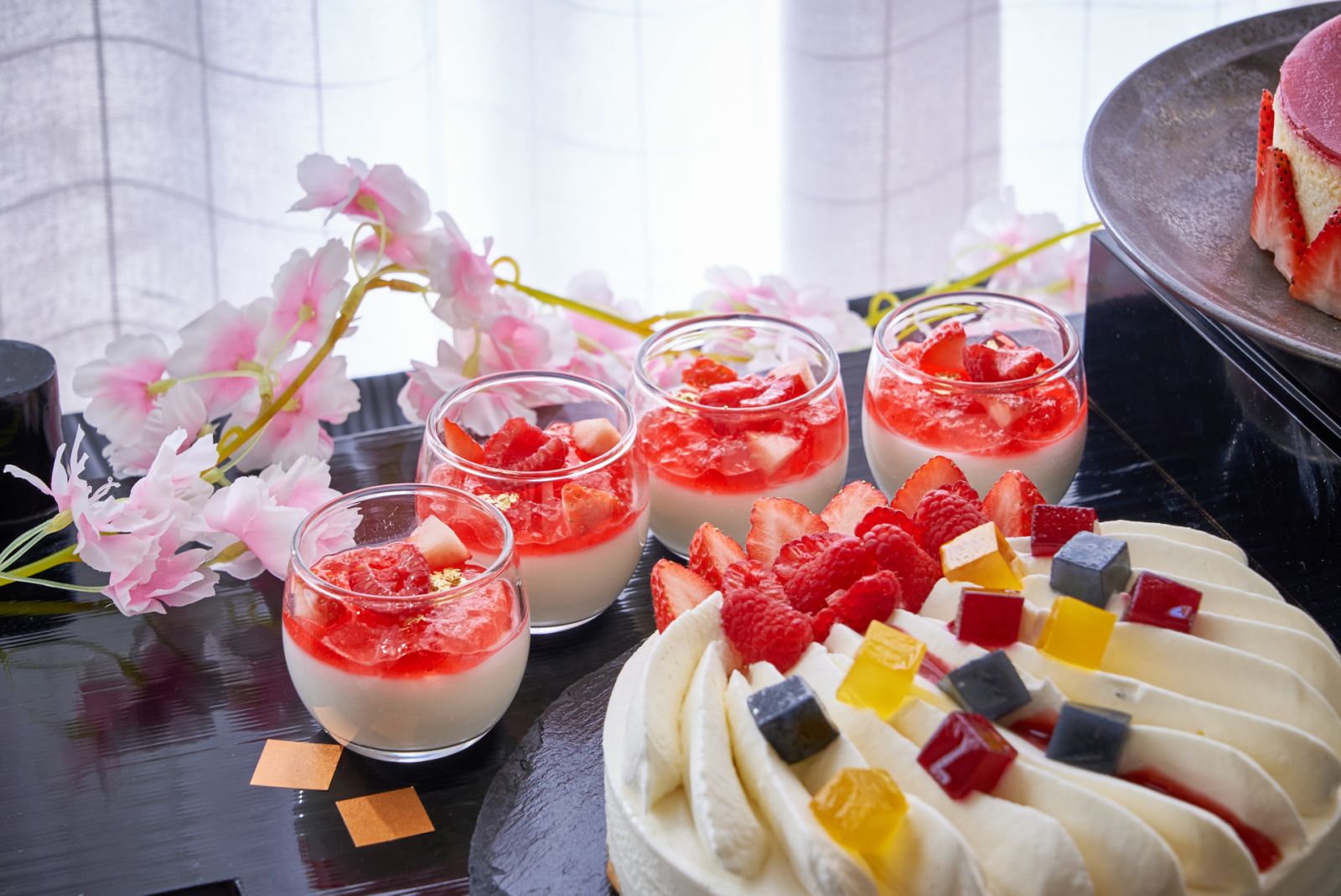 極上のスイーツ ヒルトン東京お台場にて 刀剣乱舞 Online ストロベリービュッフェ が開催